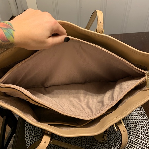 Michael Kors Jet Set tiger stripe large logo purse - Picture 7 of 8